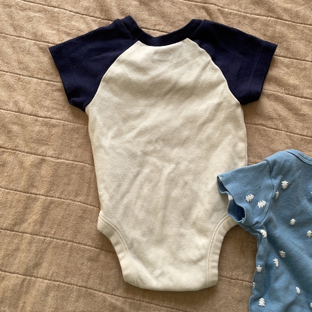 Baby onesies - Picture 4 of 5